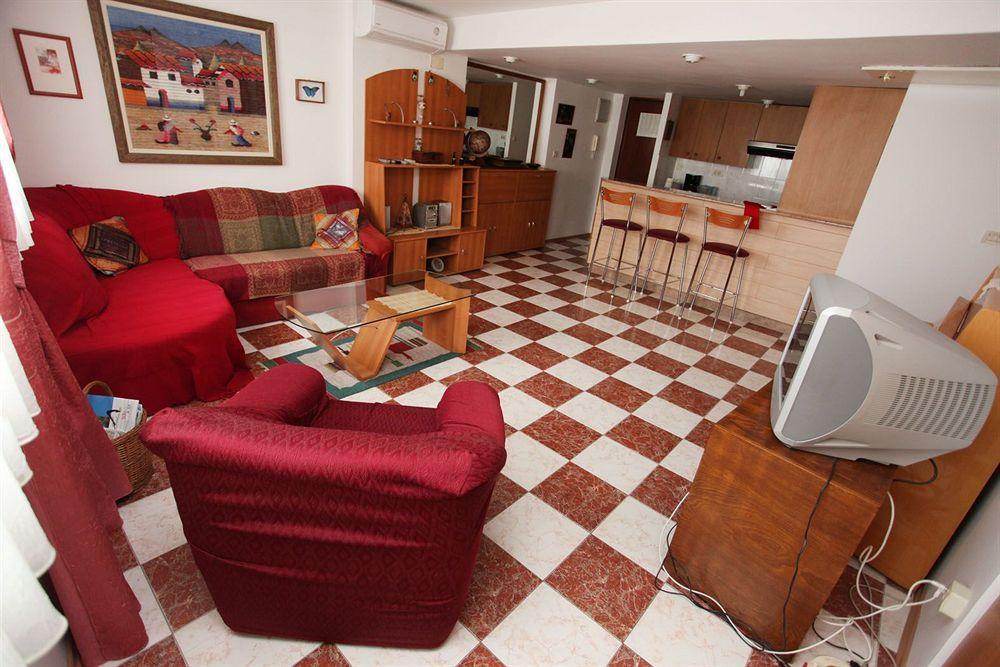 Split Apartments Peric Екстериор снимка