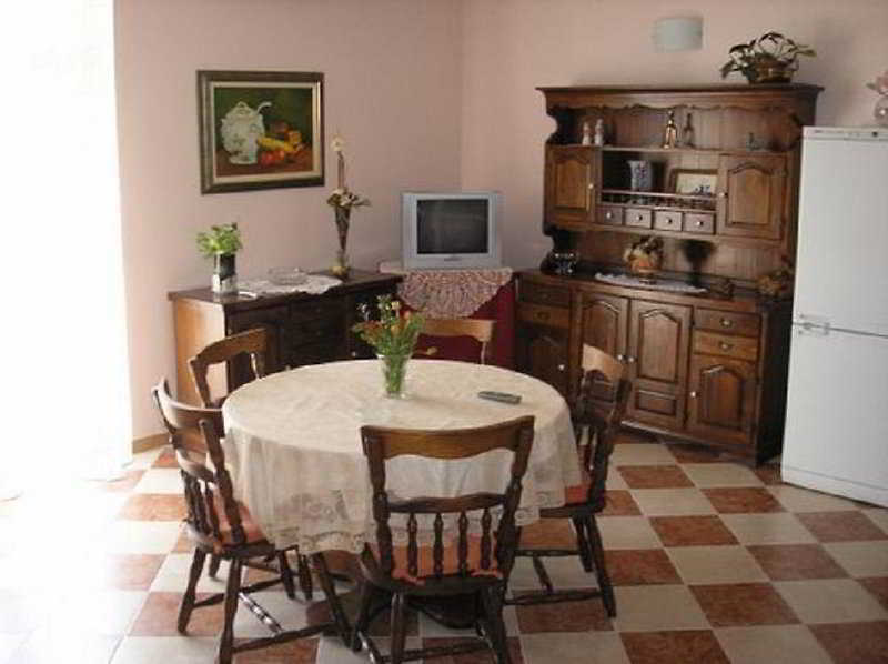 Split Apartments Peric Екстериор снимка