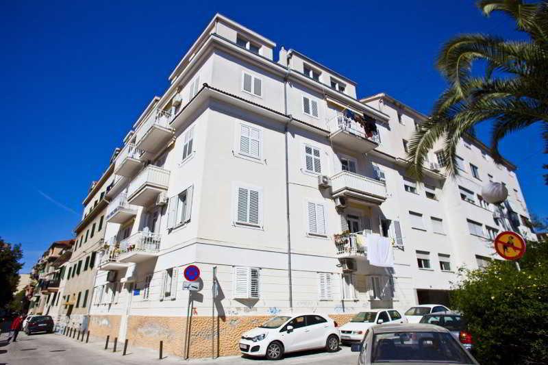 Split Apartments Peric Екстериор снимка