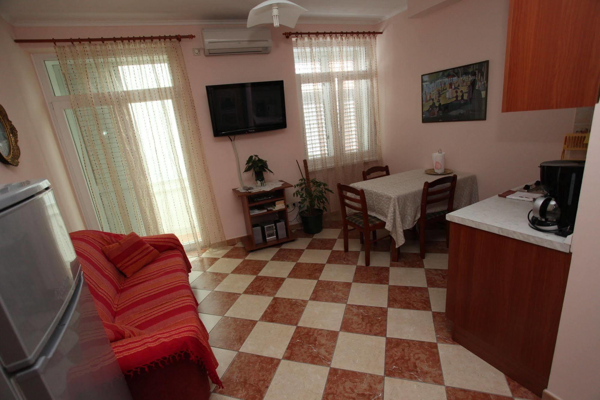Split Apartments Peric Екстериор снимка