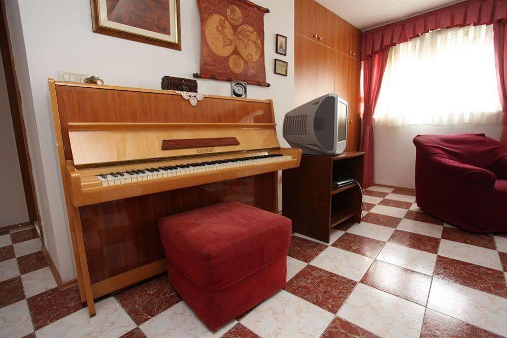 Split Apartments Peric Екстериор снимка