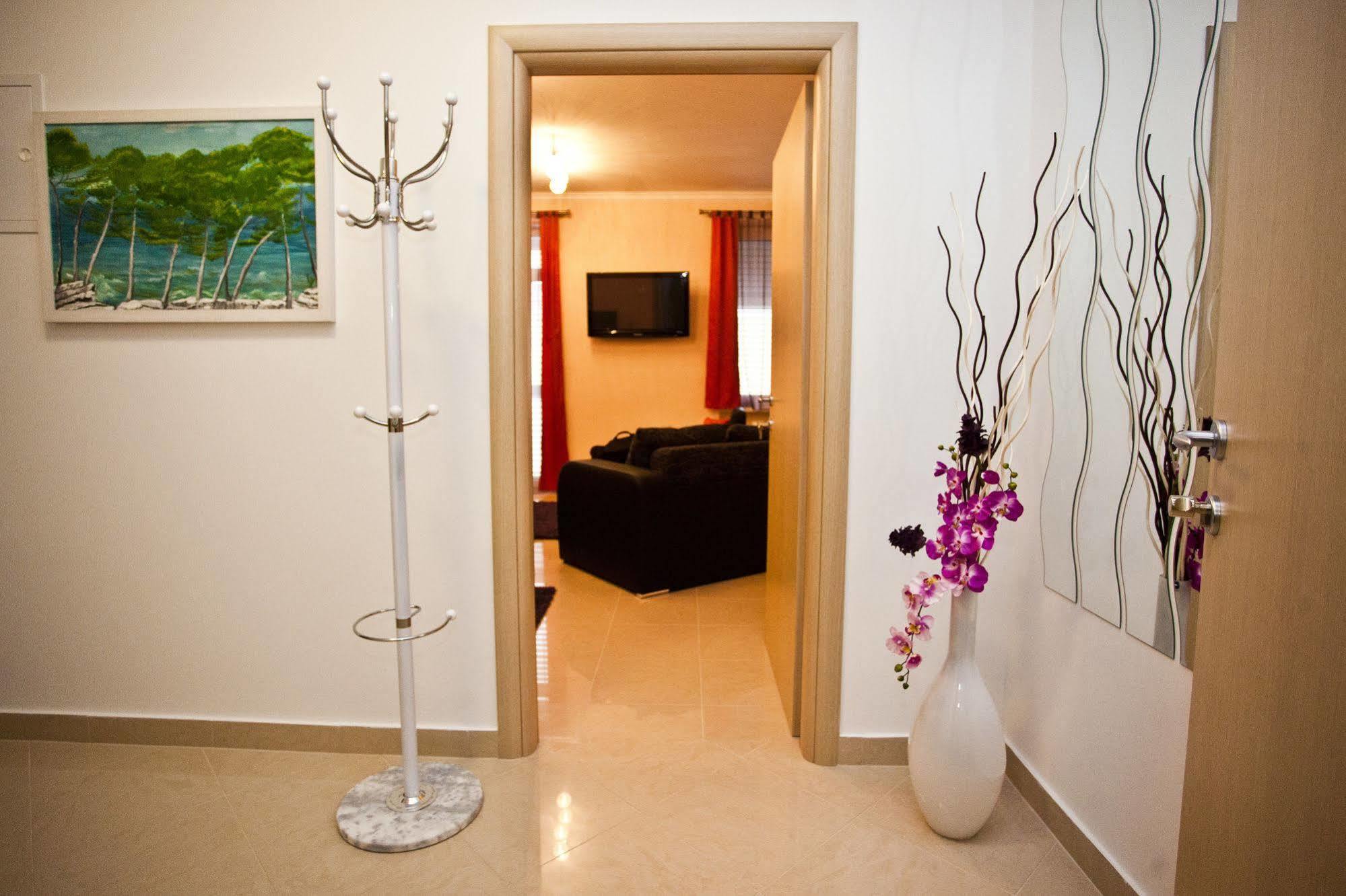 Split Apartments Peric Екстериор снимка